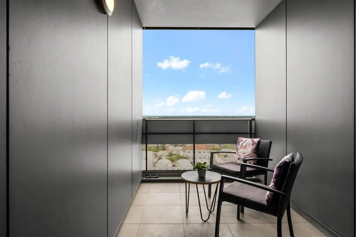Comfy Place With Fabulous View Penthouse Level Adelaide Holiday home